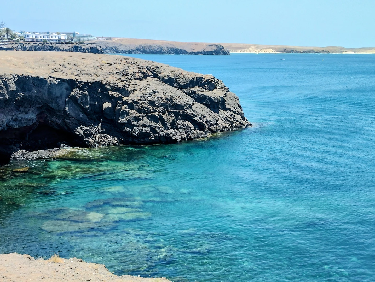 An image depicting the trail Playa Blanca Promenade - End-to-End and its surrounding area.
