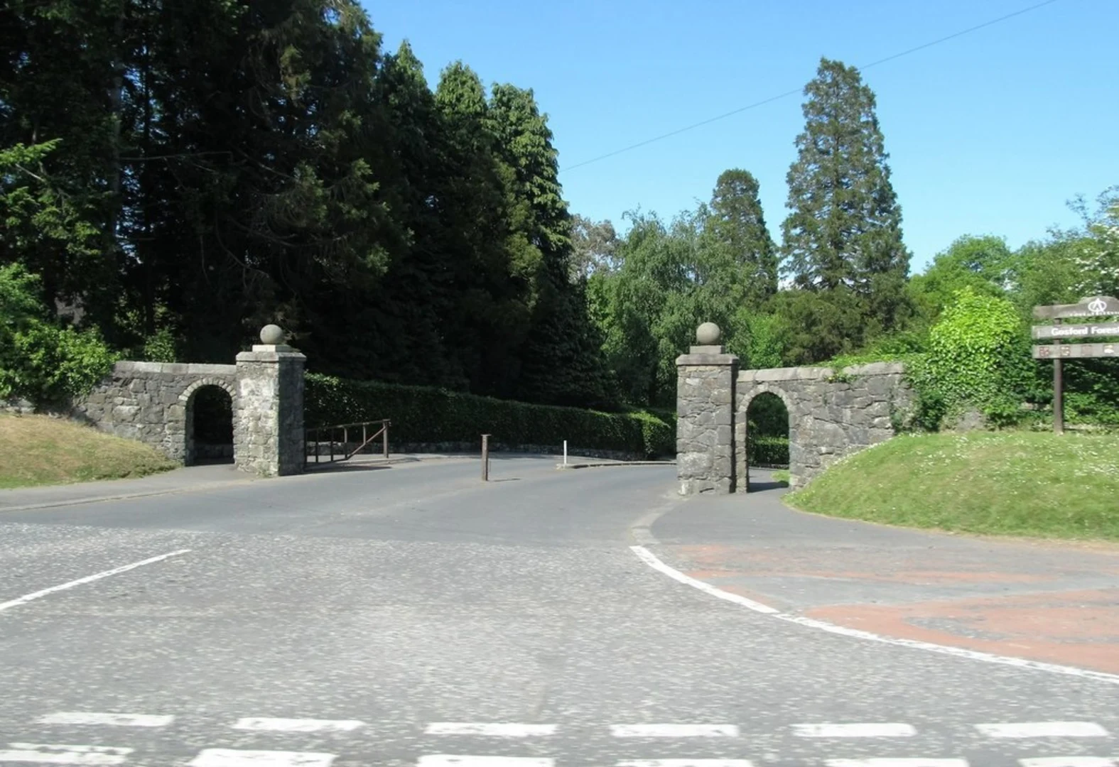 An image depicting the trail Gosford Forest Park , Arboretum Trail and its surrounding area.