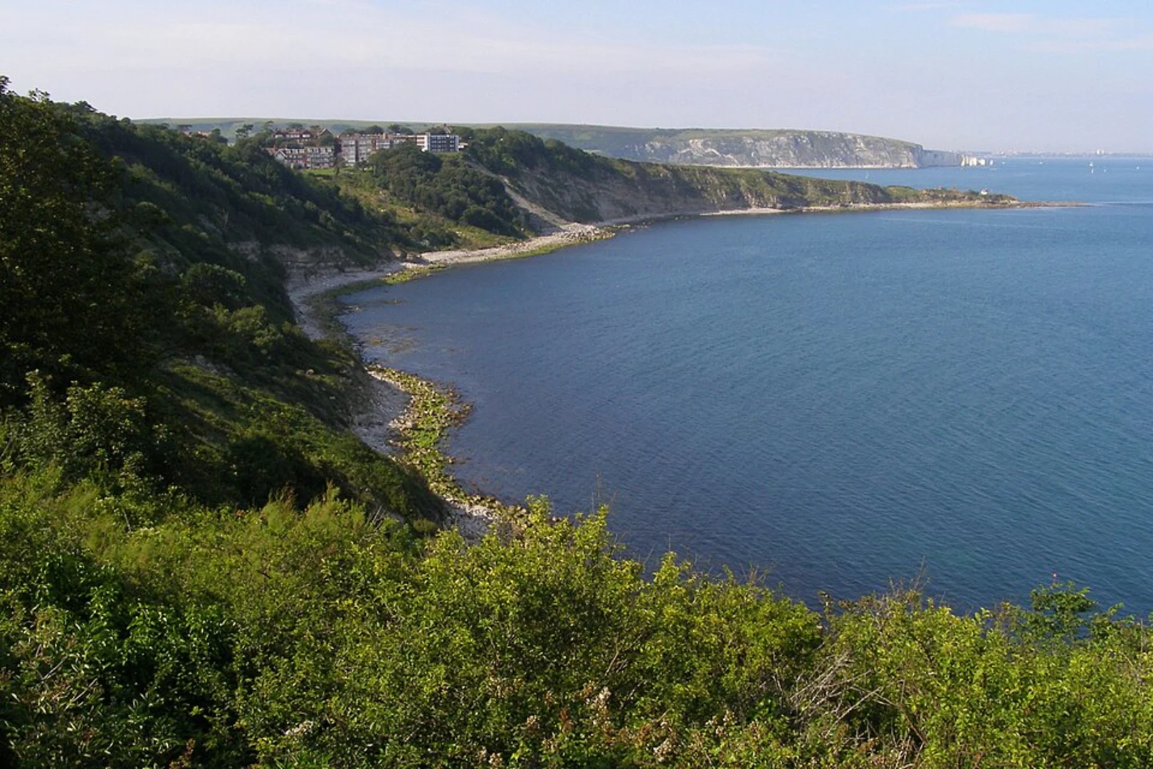 An image depicting the trail Durlston NNR Loop and its surrounding area.