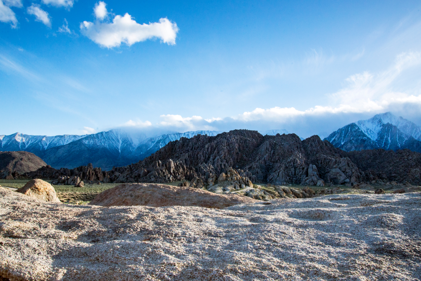 An image depicting the trail North Fork Lone Pine Creek Trail and its surrounding area.