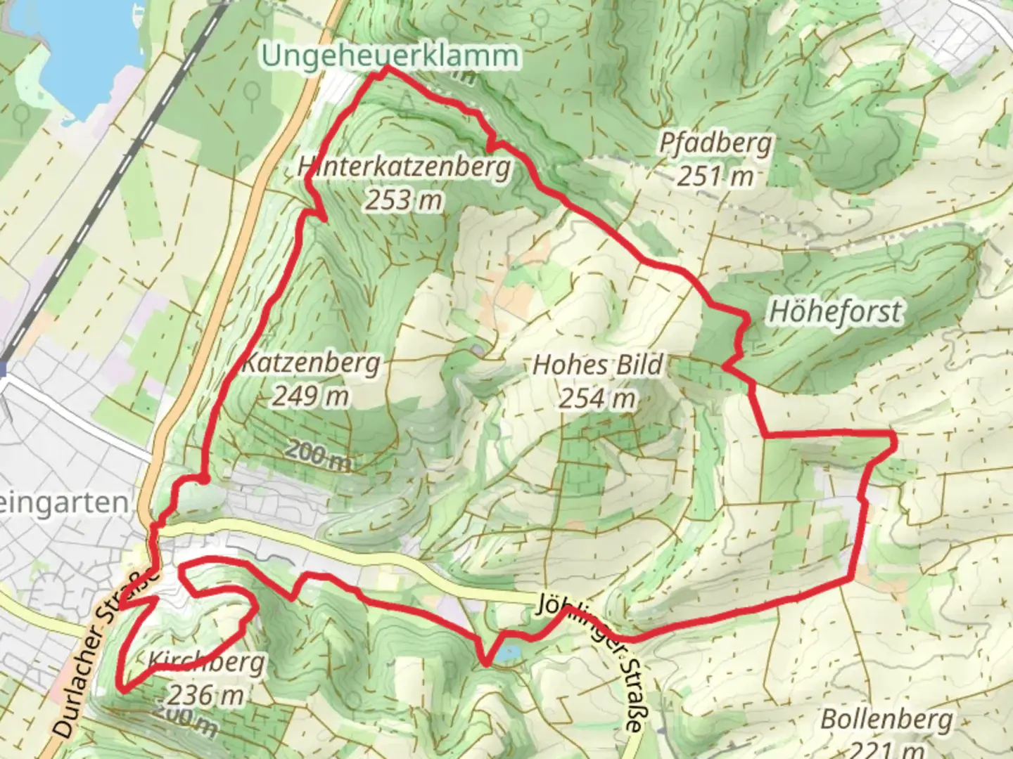 An image depicting the trail Schlossbergsee via Odenwald-Vogesen Weg and Ueber Sanfte Huegel zur Schoenen Aussicht and its surrounding area.