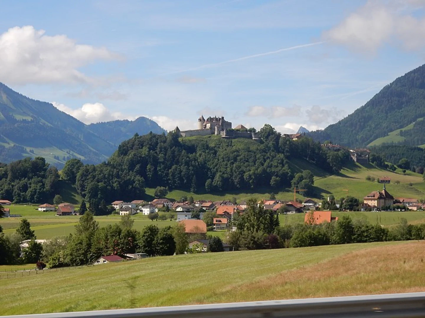An image depicting the trail Part-Dieu Monastery Loop from Bulle and its surrounding area.