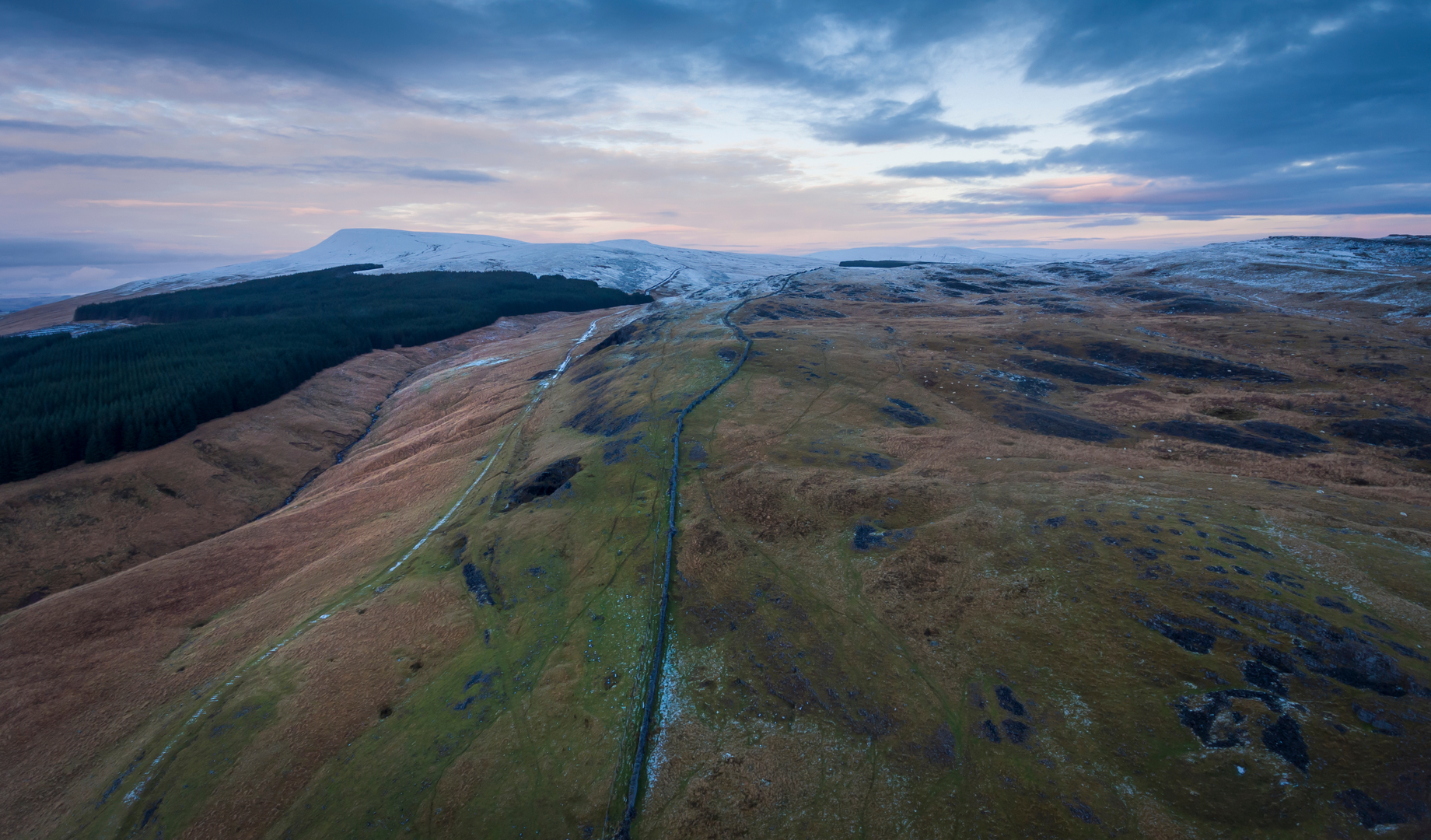An image depicting the trail Fan Gyhirych and Fan Bwlch Chwyth - Fforest Fawr and its surrounding area.