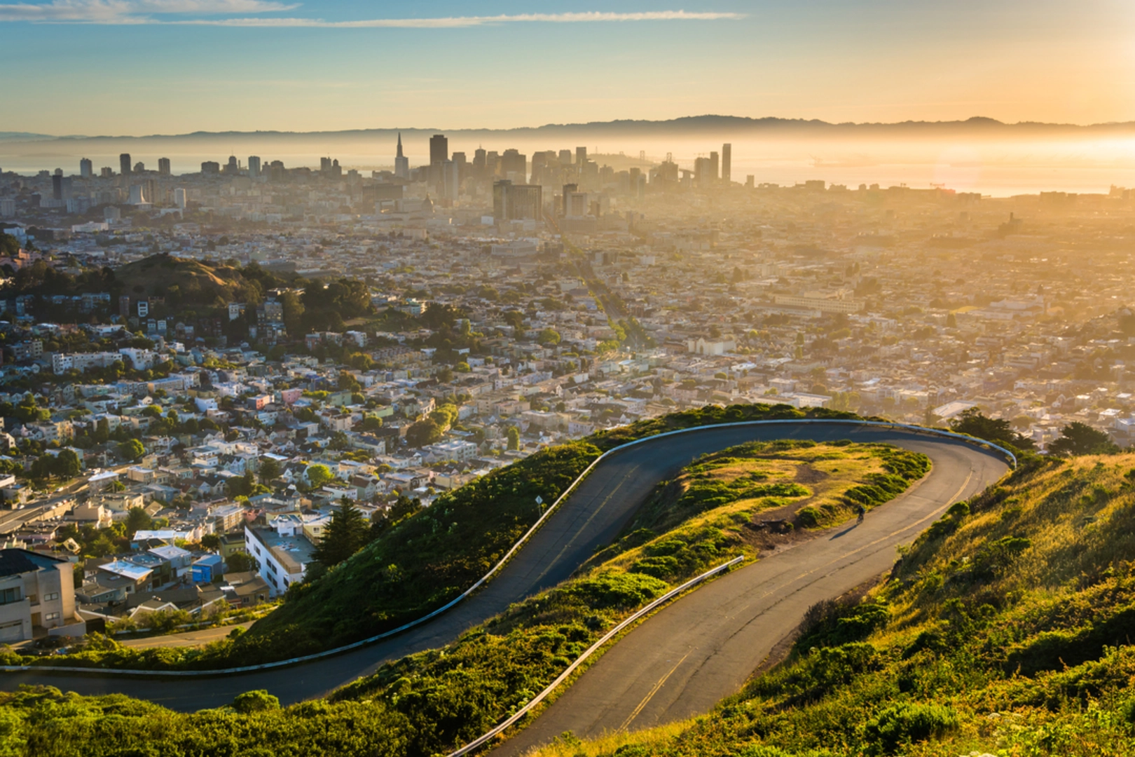 An image depicting the trail Twin Peaks Loop and its surrounding area.