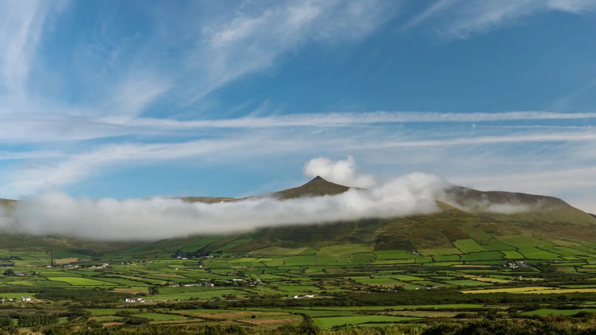 An image depicting the trail Kerry Camino and its surrounding area.