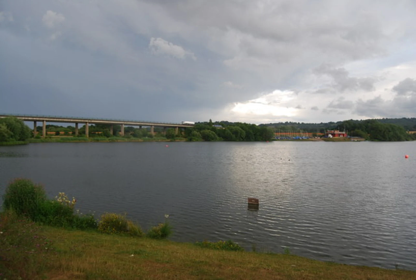 An image depicting the trail Tonbridge to Penshurst Walk and its surrounding area.