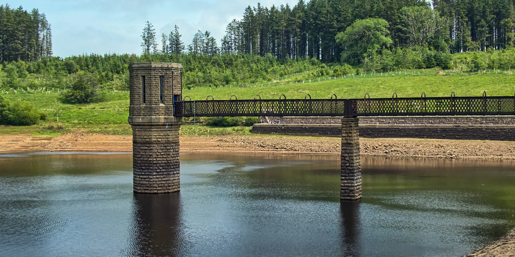An image depicting the trail Stocks Reservoir from Slaidburn and its surrounding area.
