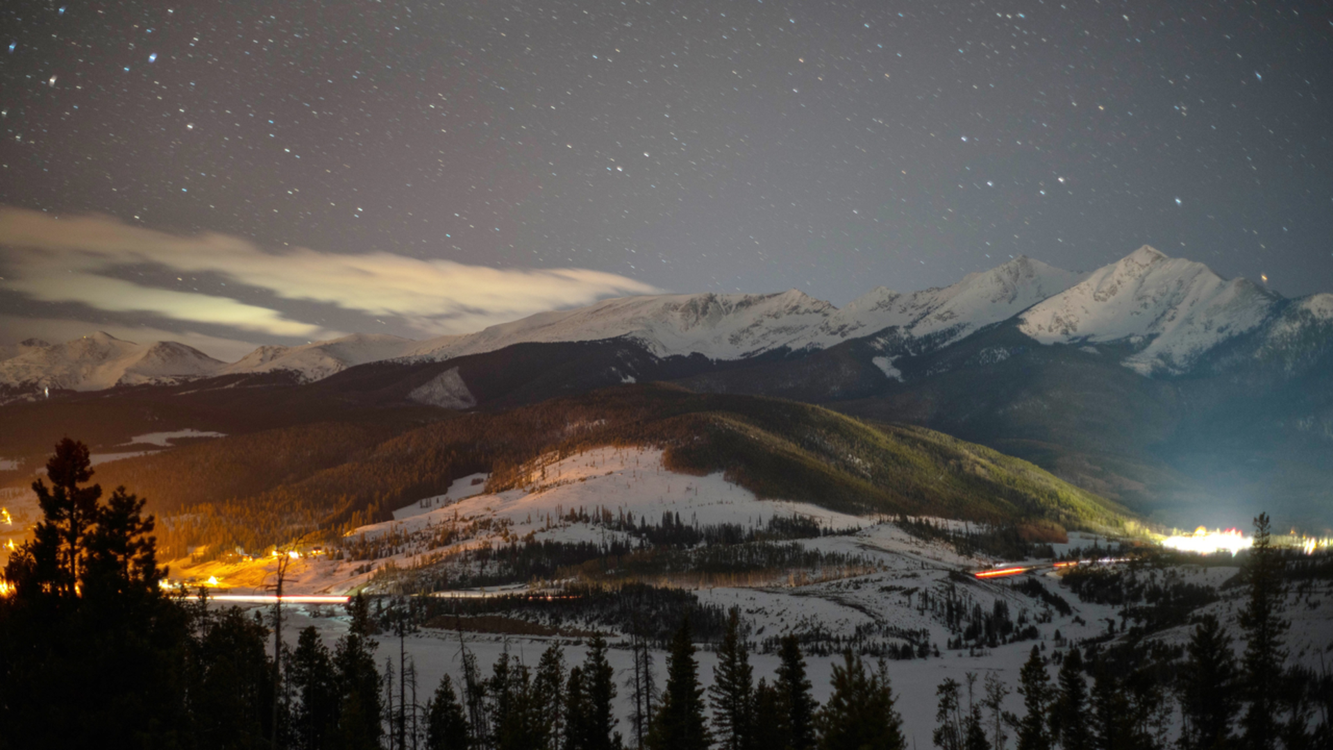 An image depicting the trail Superior Mine via Meadow Creek Trail and its surrounding area.