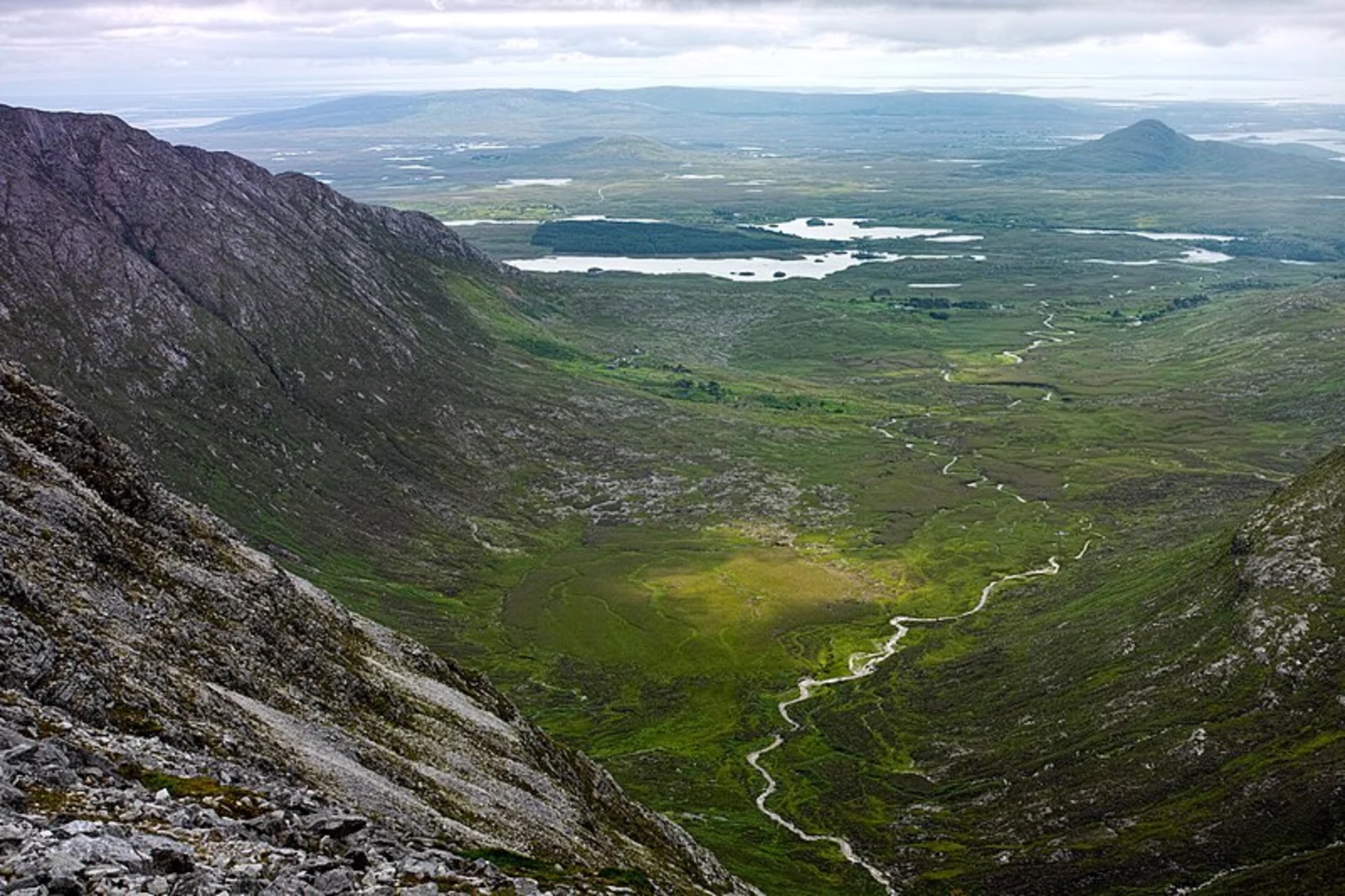 An image depicting the trail Glencoghan Horseshoe Loop and its surrounding area.
