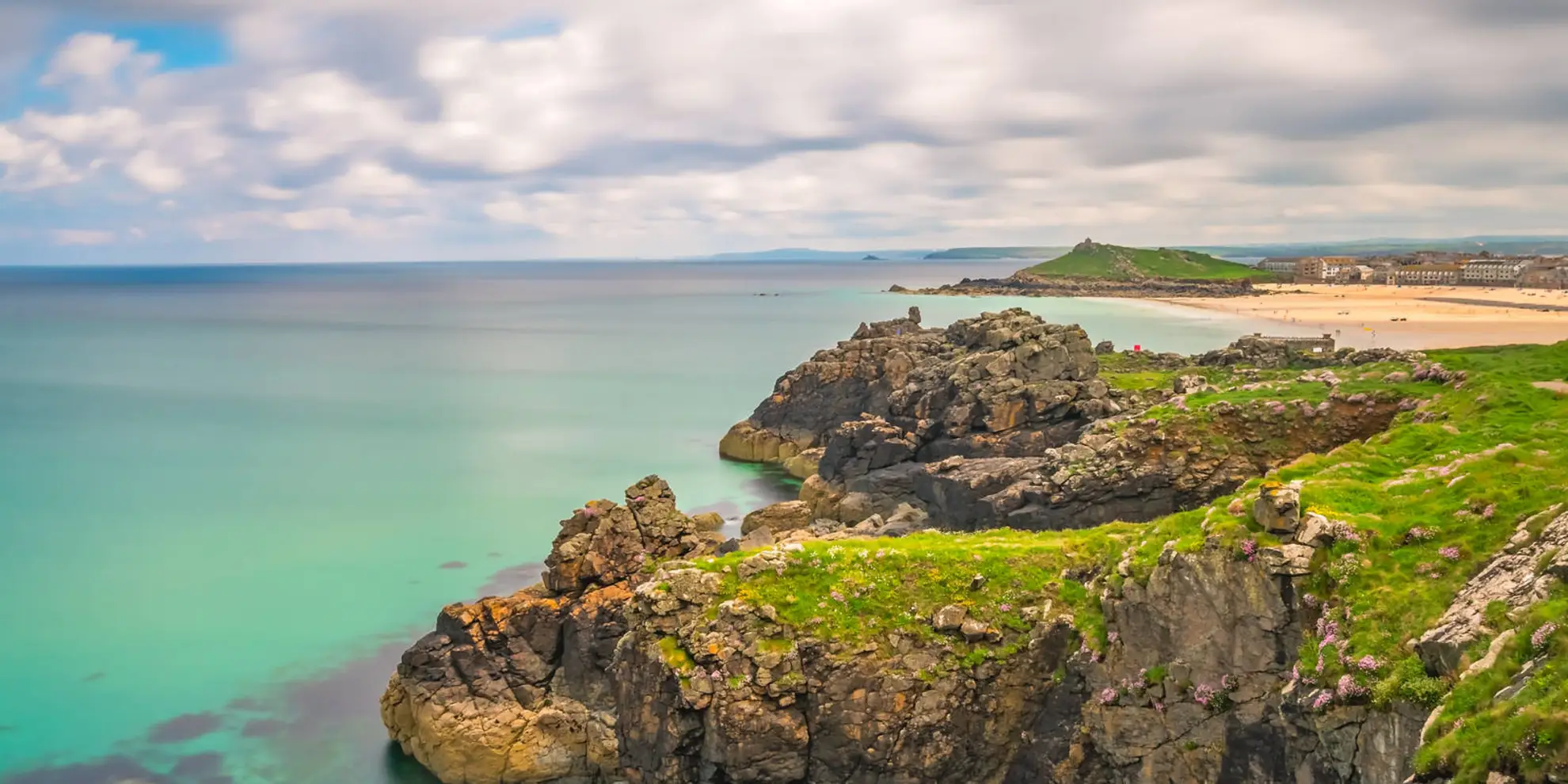 An image depicting the trail St Ives to Pendeen Walk and its surrounding area.