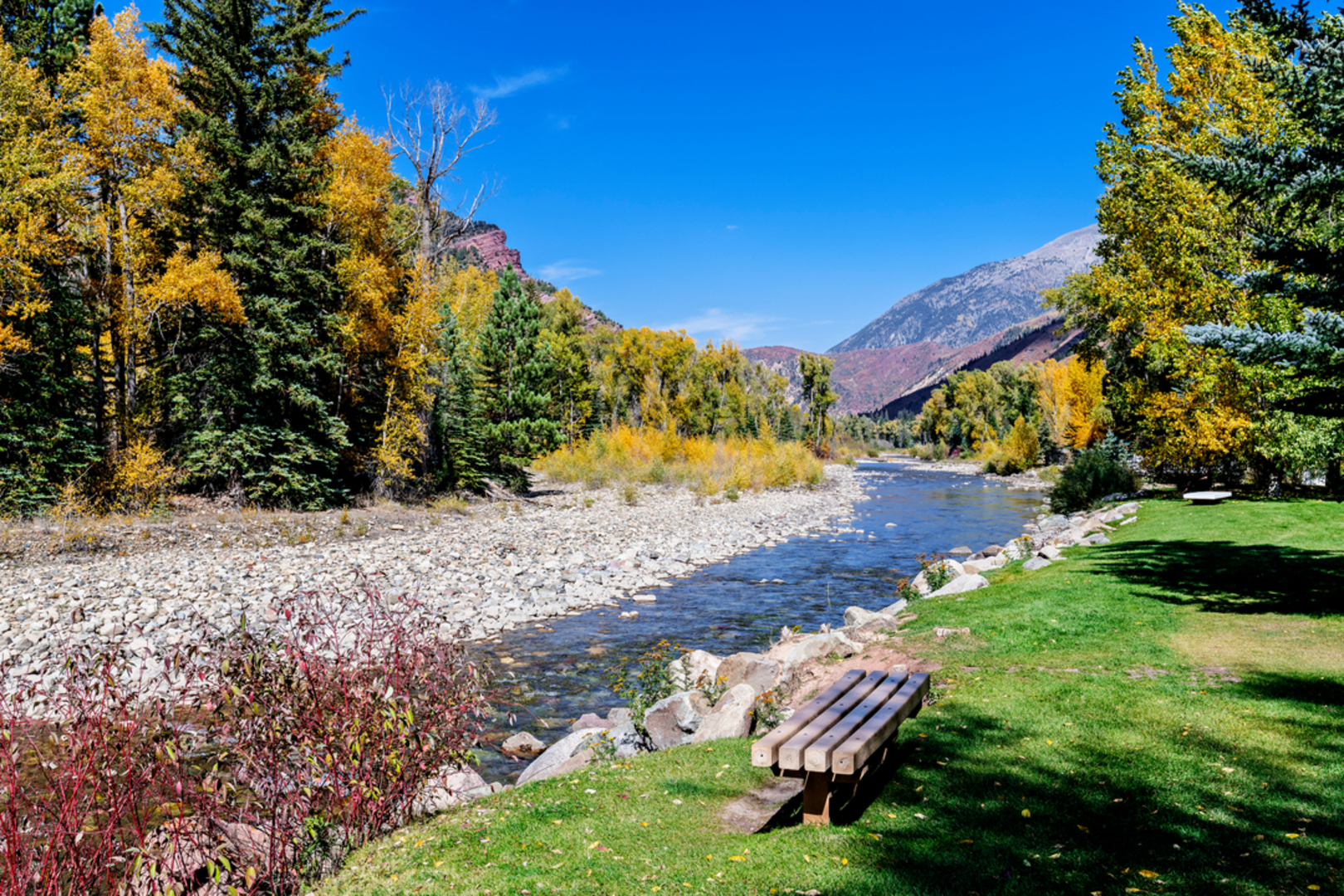 An image depicting the trail Lily Lake via East Creek Trail and its surrounding area.