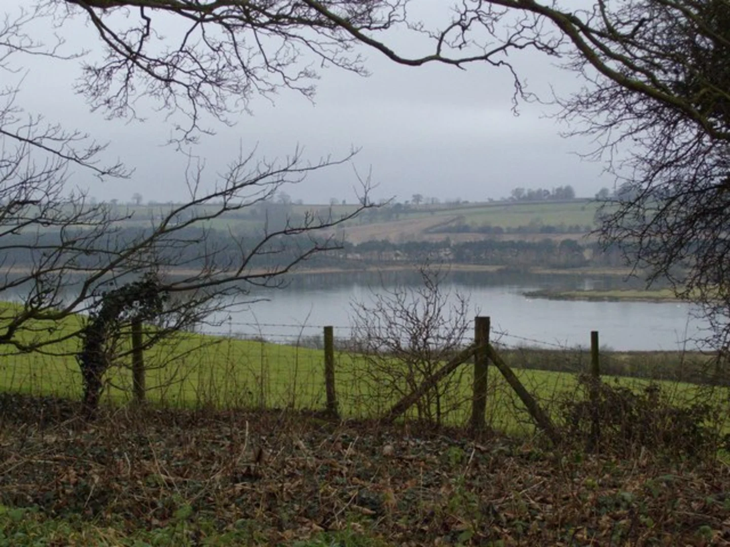 An image depicting the trail Hollowell Reservoir and its surrounding area.