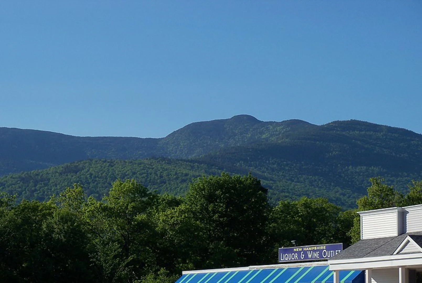 An image depicting the trail Moriah Brook via Wild River Trail and its surrounding area.