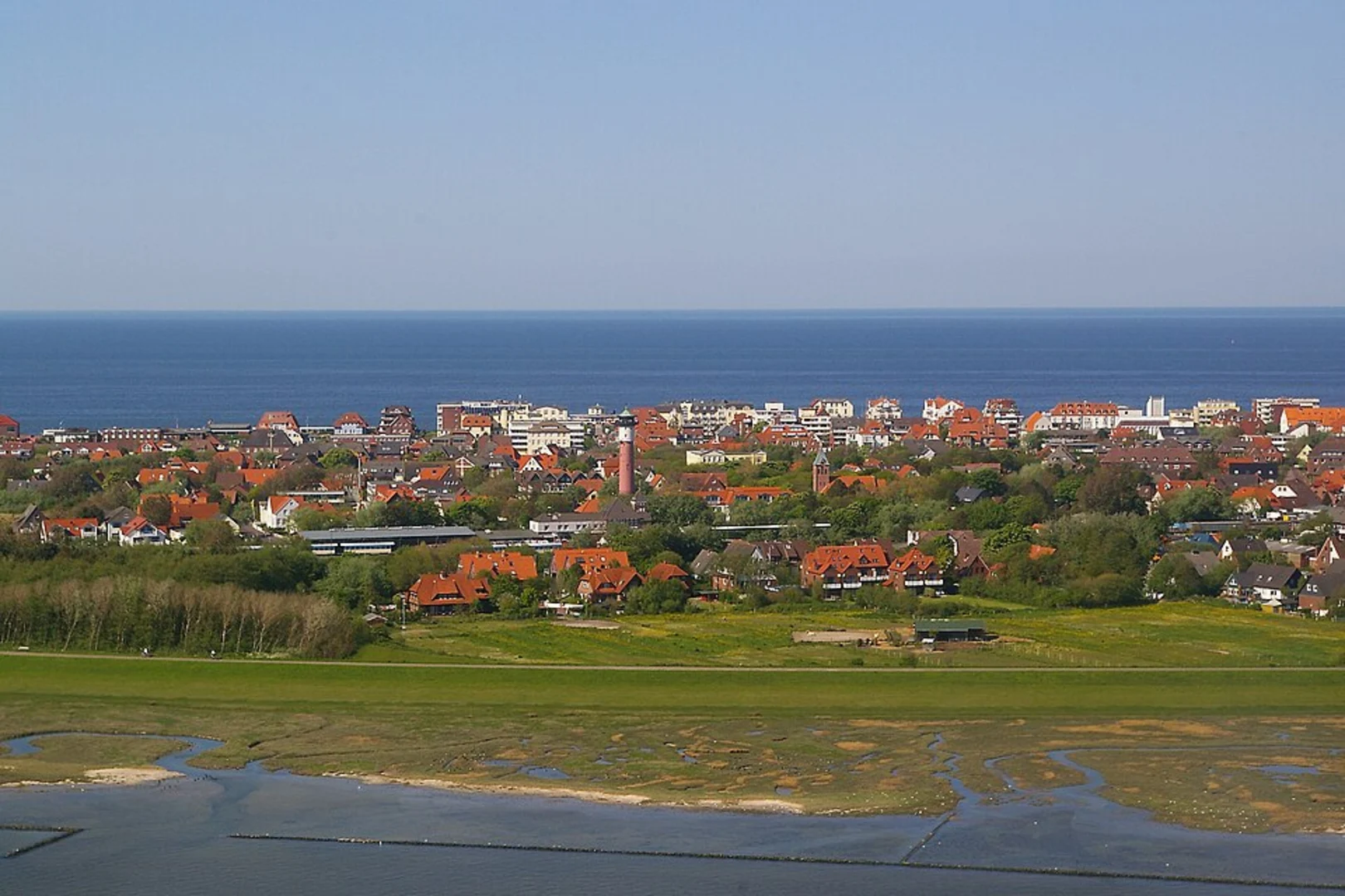 An image depicting the trail Dorfplatz and Rosengarten Loop and its surrounding area.