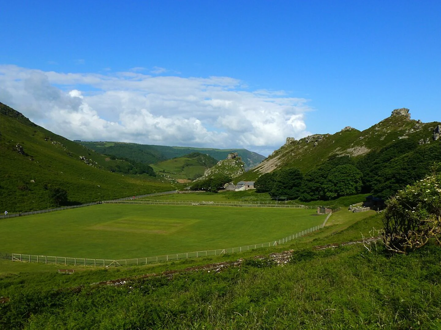 An image depicting the trail The Valley of Rocks via SWCP and its surrounding area.