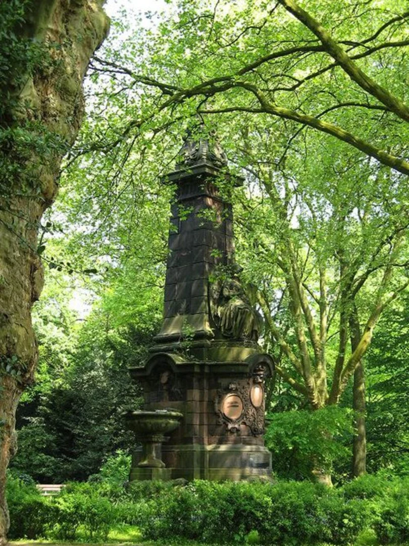 An image depicting the trail Martinusweg Regionalweg Mitte and its surrounding area.
