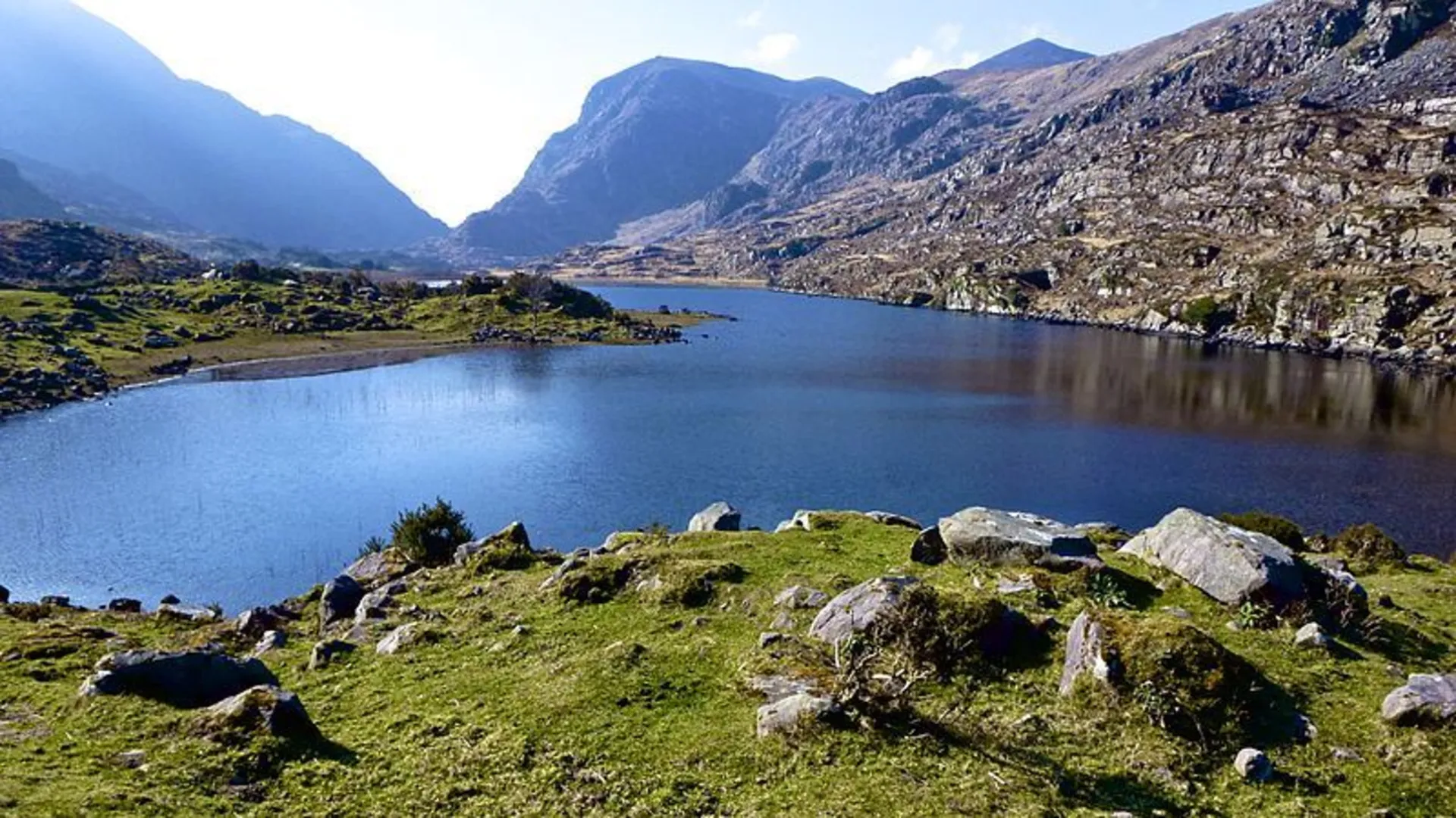 An image depicting the trail Purple and Tomies Mountain and its surrounding area.