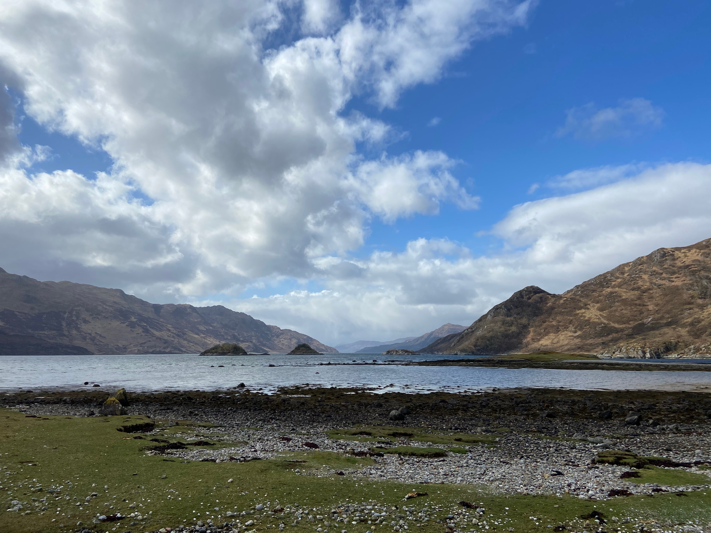 An image depicting the trail Kinloch Hourn to Barisdale via Loch Beag, Caolas Mor and Barrisdale Bay and its surrounding area.