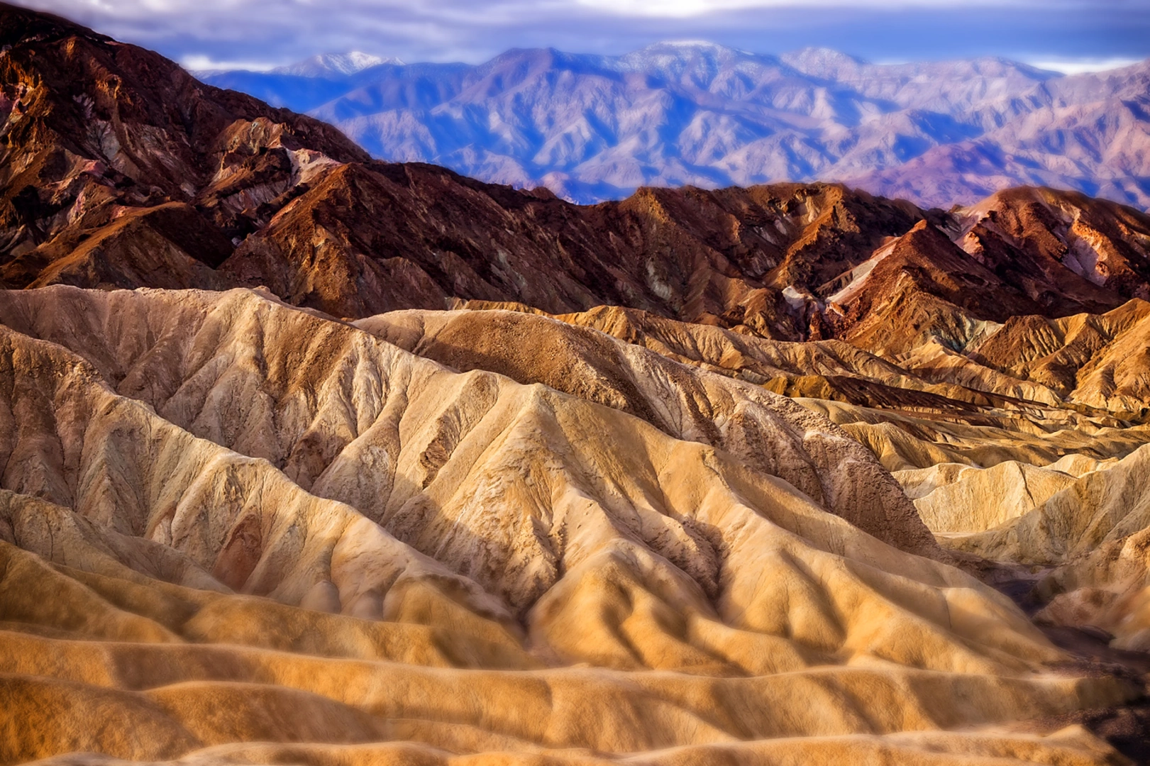 An image depicting the trail Zabriskie Point Junction via Gower Gulch path and its surrounding area.