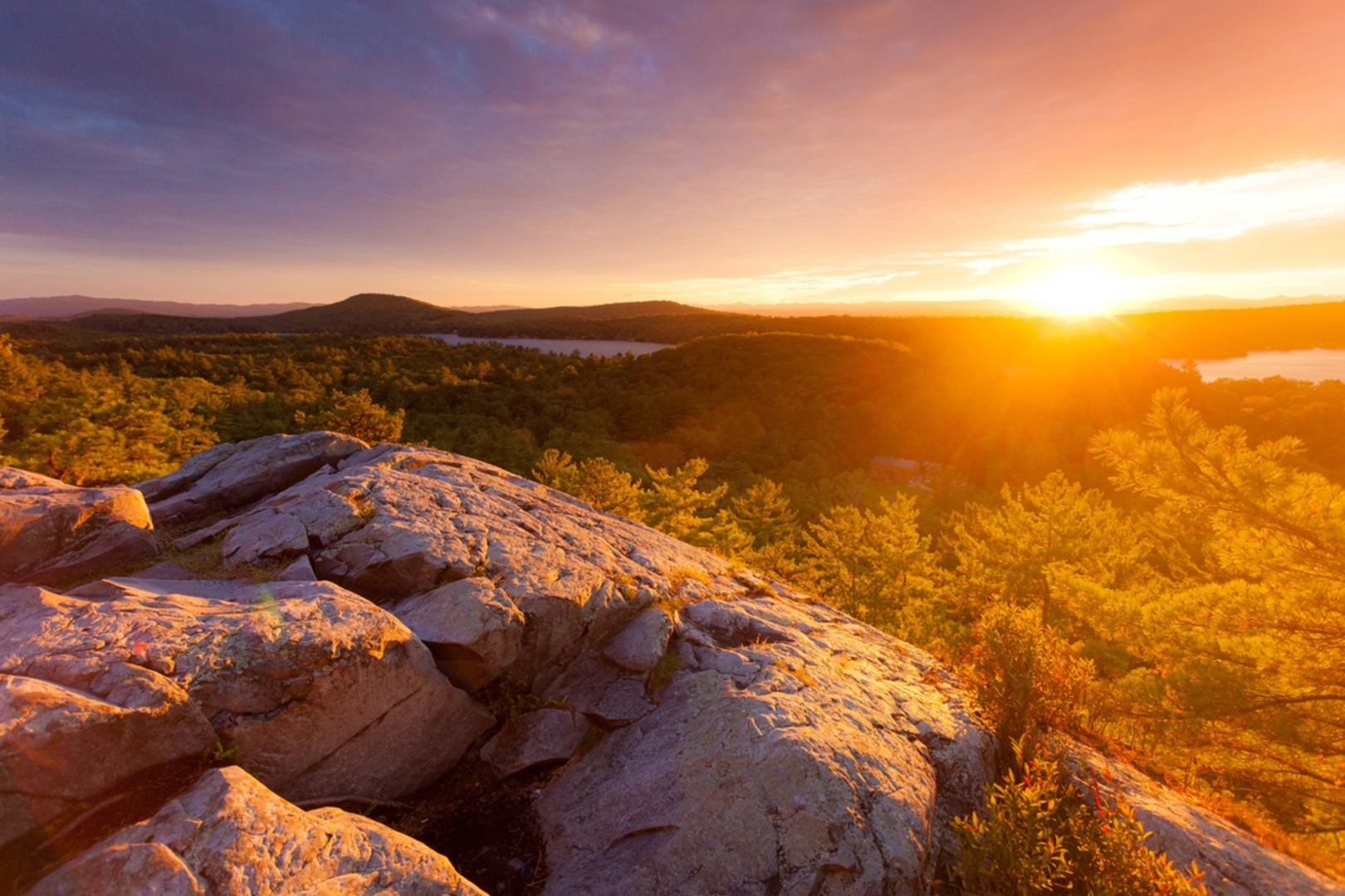 An image depicting the trail Rattlesnake Cliff Trail and its surrounding area.