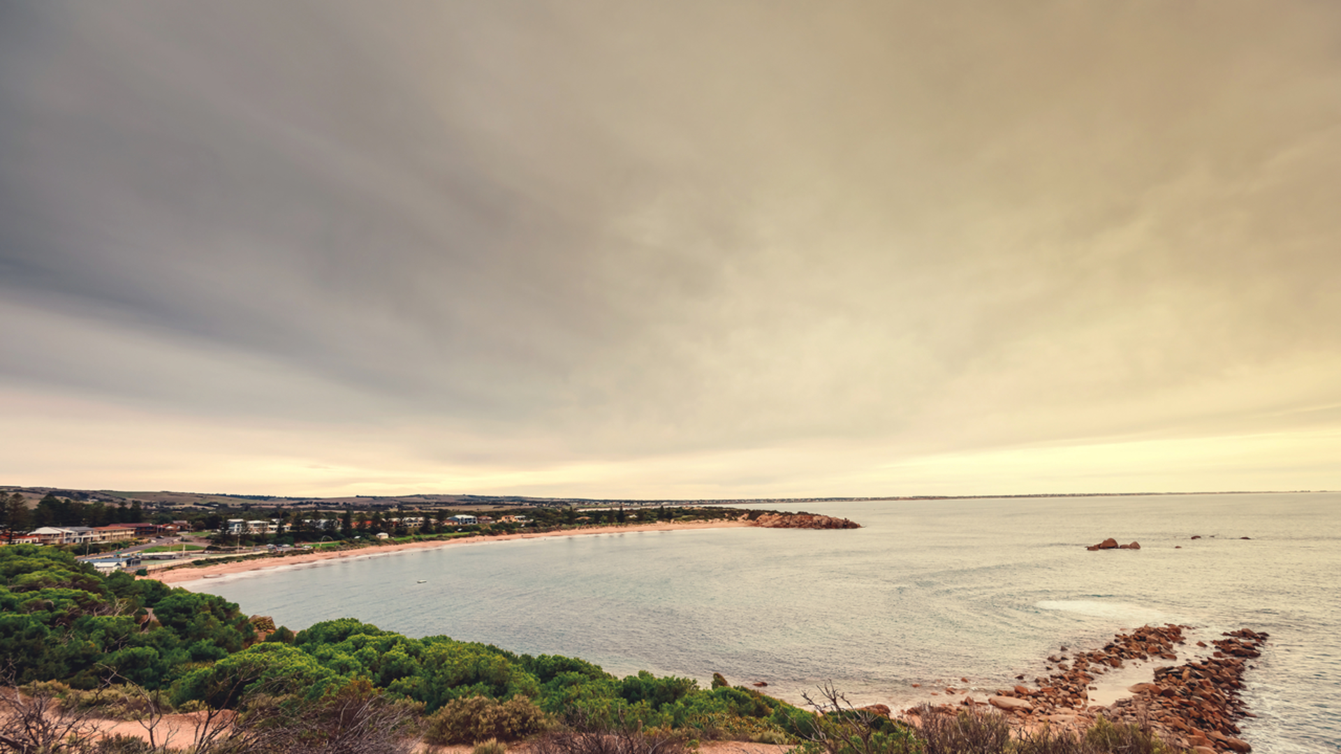 An image depicting the trail Bashams Beach Conservation Park Walk and its surrounding area.