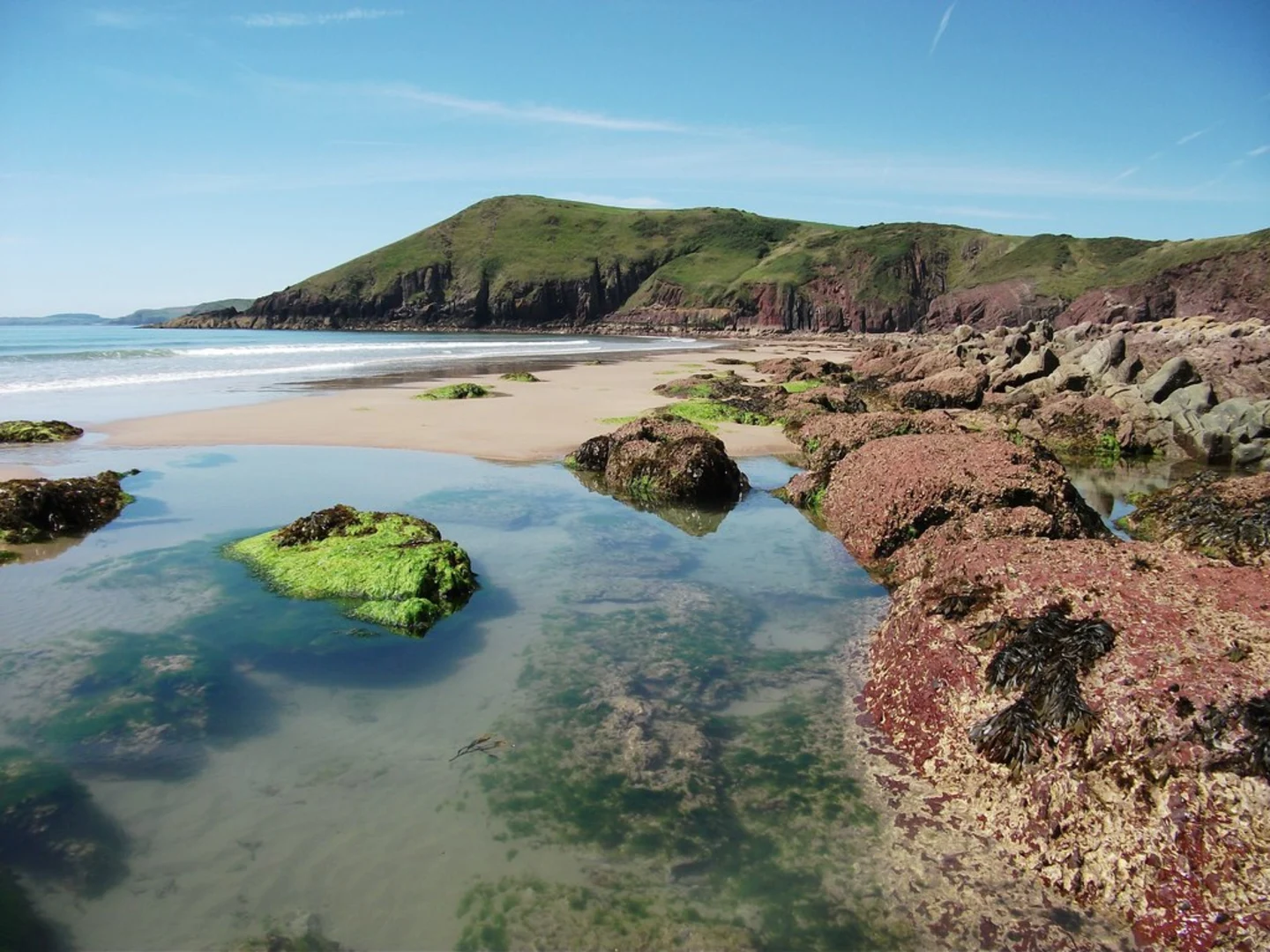 An image depicting the trail Freshwater East - Swanlake Bay and its surrounding area.