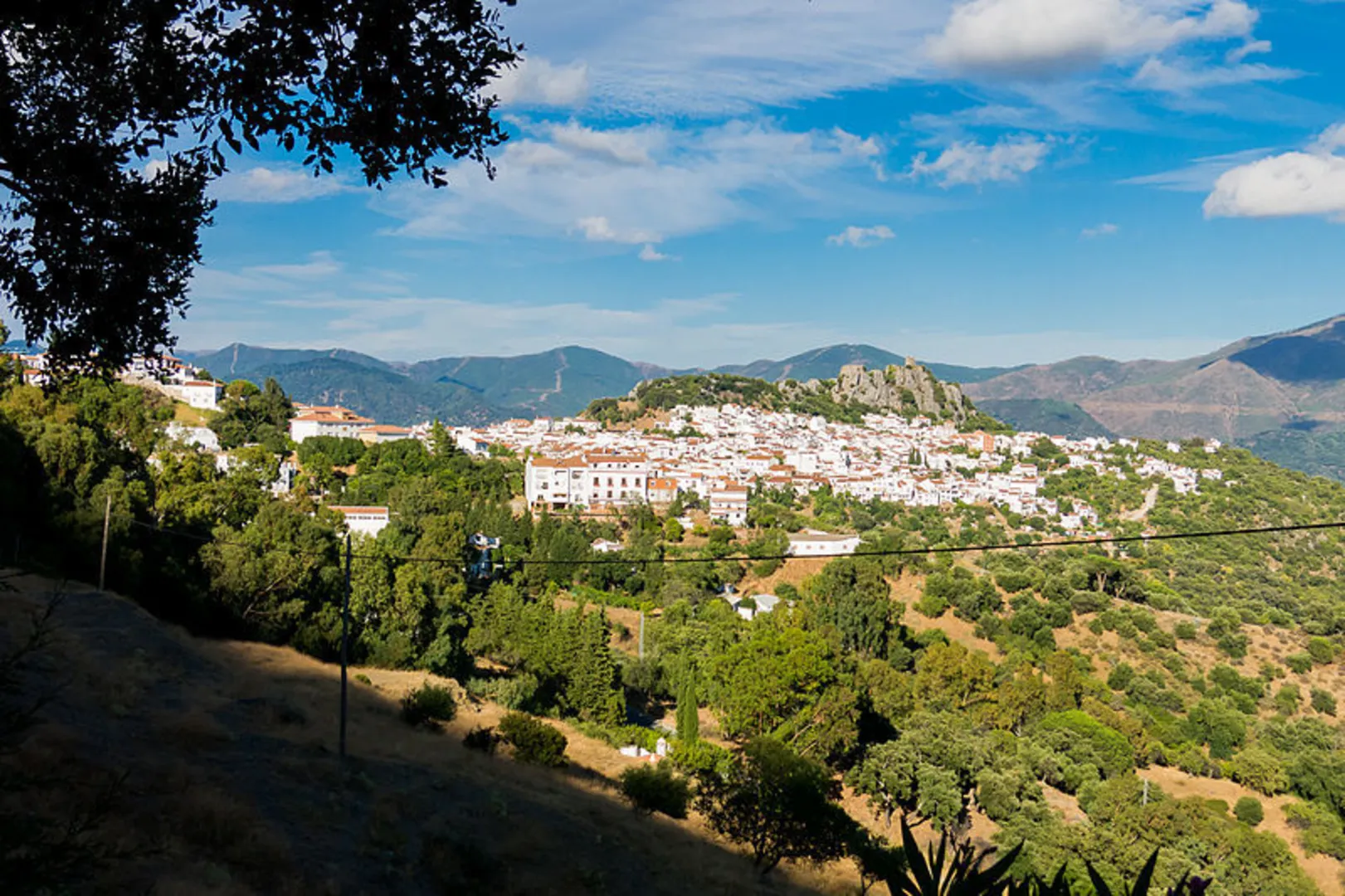 An image depicting the trail From Gaucín to El Colmenar - Low Genal PR A 245 and its surrounding area.