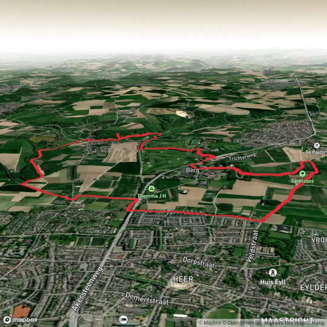 An image depicting the trail Veldstraat, Kolleberg, Heerdeberg and Bemelen Loop and its surrounding area.