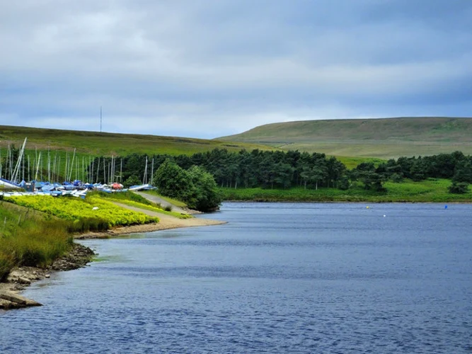 Winscar Reservoir Walk