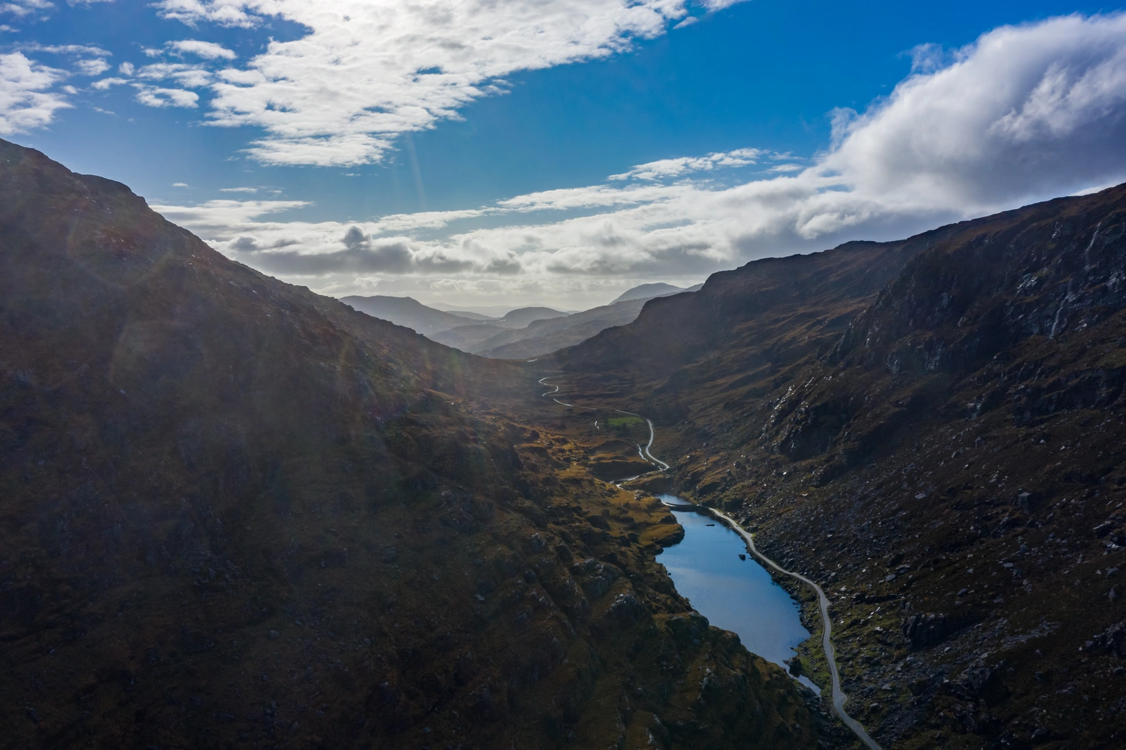 An image depicting the trail Cnoc na Peist via Lough Googh Loop and its surrounding area.