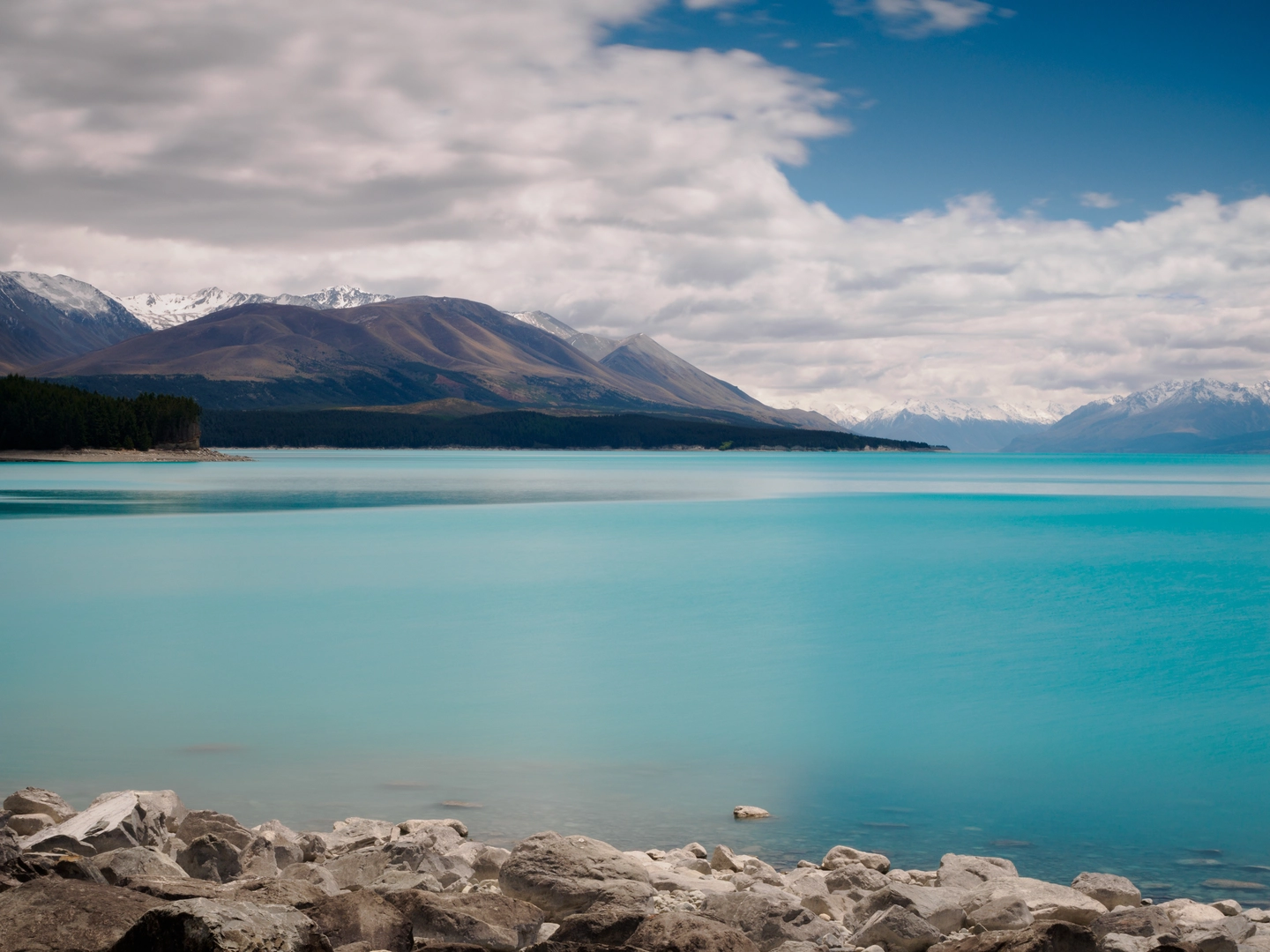 An image depicting the trail Pukaki Flats Walk and its surrounding area.