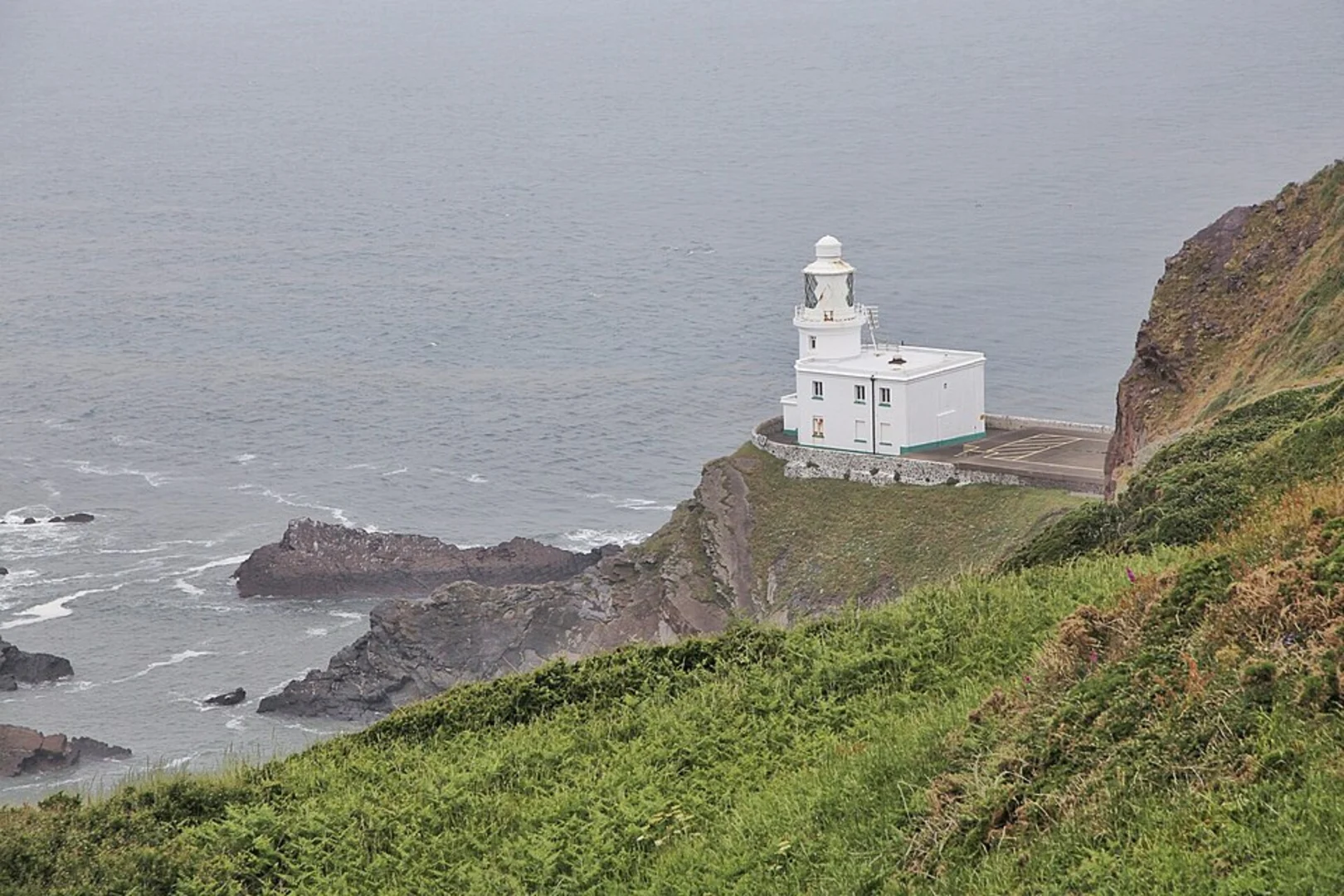 An image depicting the trail Stoke, Kernstone and Titchberry Loop via Hartland Point and its surrounding area.