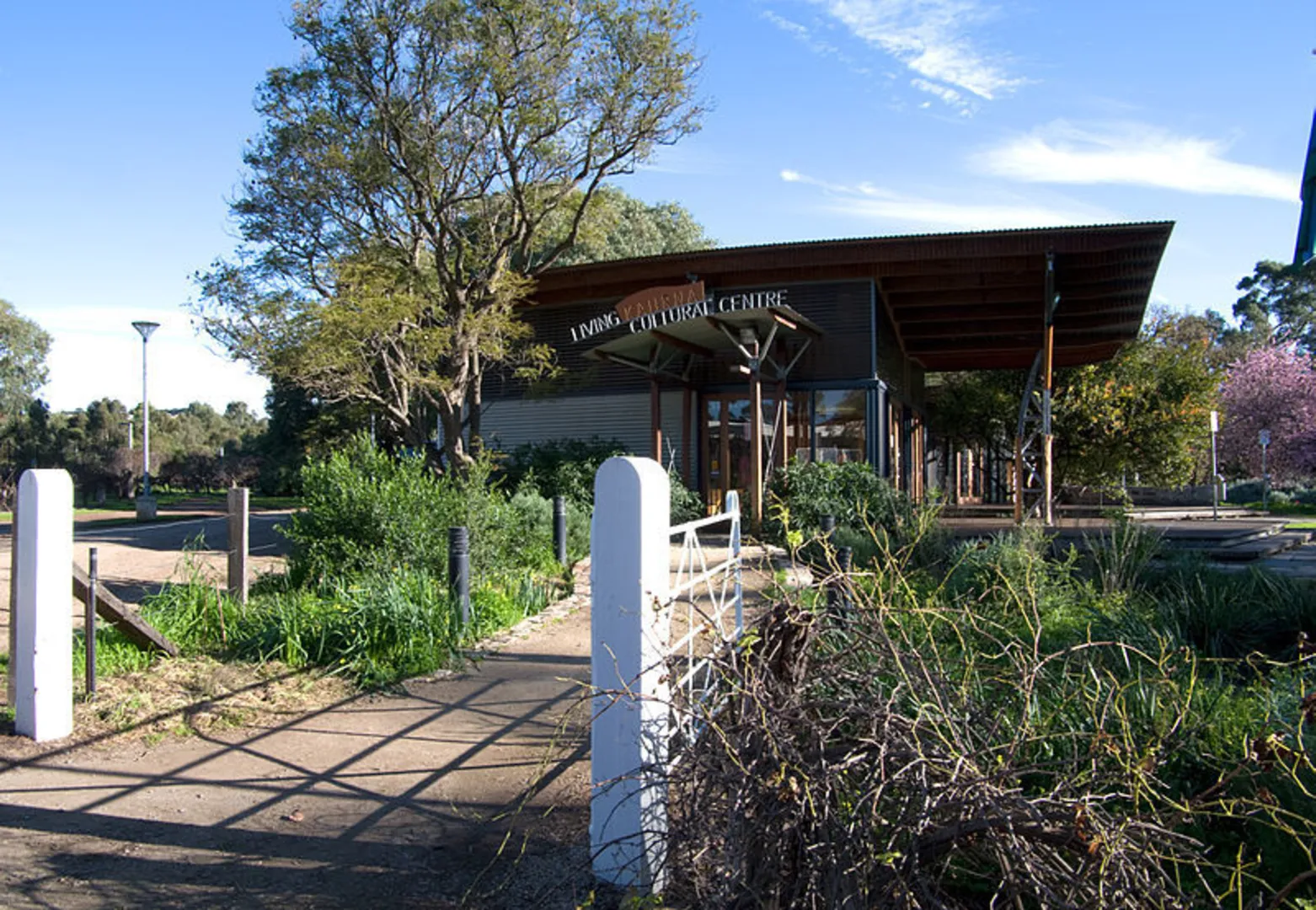 An image depicting the trail Sturt River Linear Park Trail and its surrounding area.