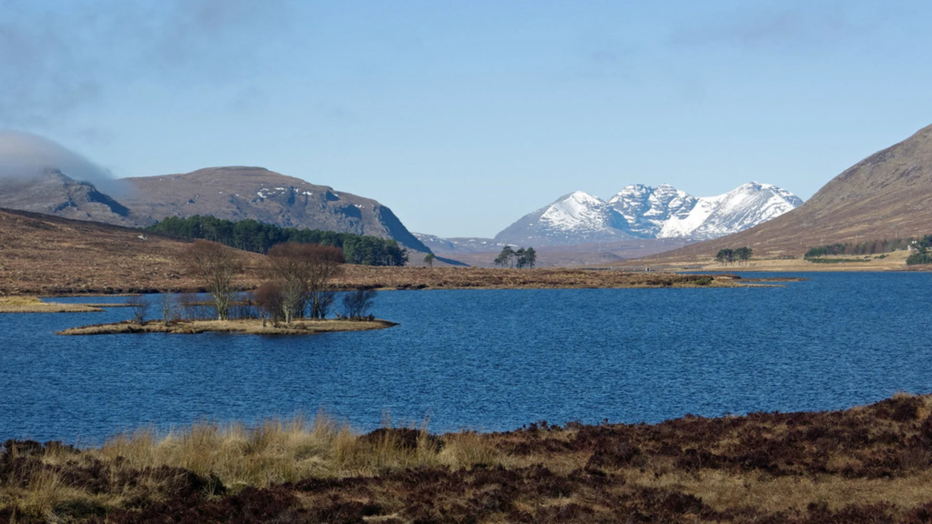 An image depicting the trail Meall Gorm via An Coileachan and its surrounding area.