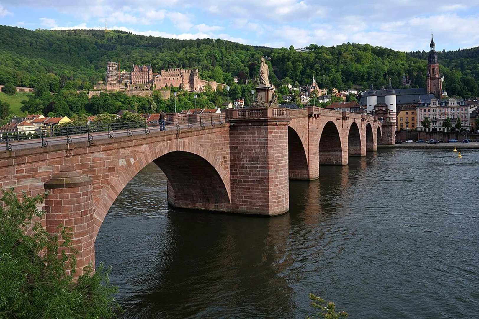 An image depicting the trail Neckar via Stadttour Altstadt and Camino Incluso and its surrounding area.