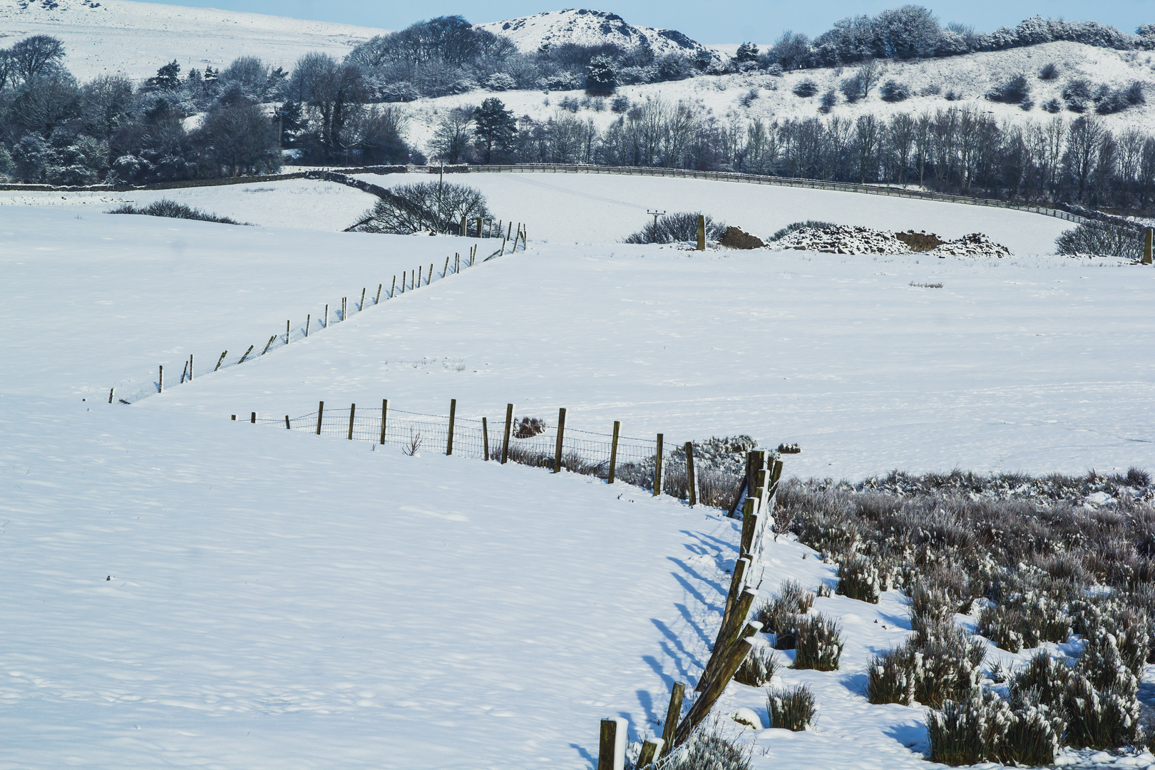 An image depicting the trail Cross Hills to Skipton via Low Bradley and its surrounding area.