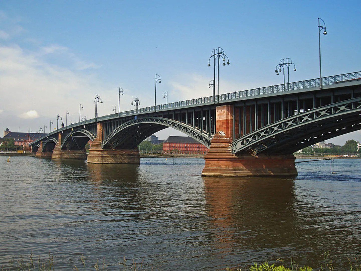 An image depicting the trail Neckar River Walkalong and its surrounding area.