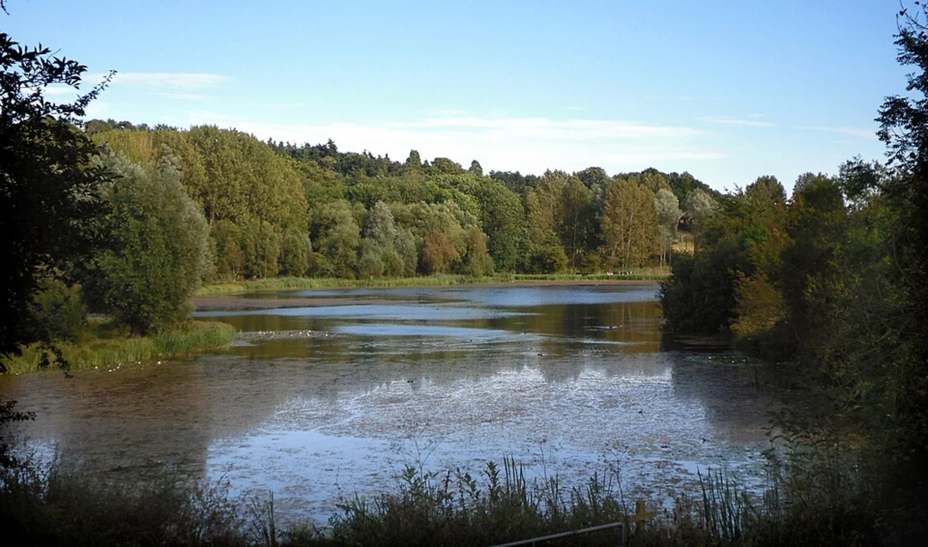 An image depicting the trail King's Meads and River Lee Navigation via Hertfordshire Way and its surrounding area.