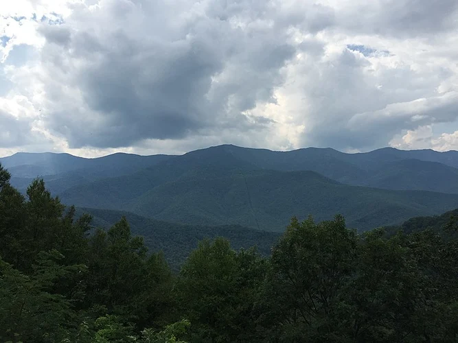 Mackey Mountain and Narrows Knob Trail