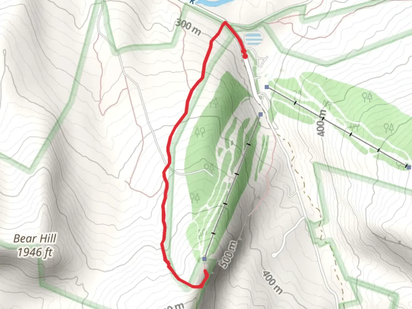 An image depicting the trail Holt's Ledge Trail and its surrounding area.