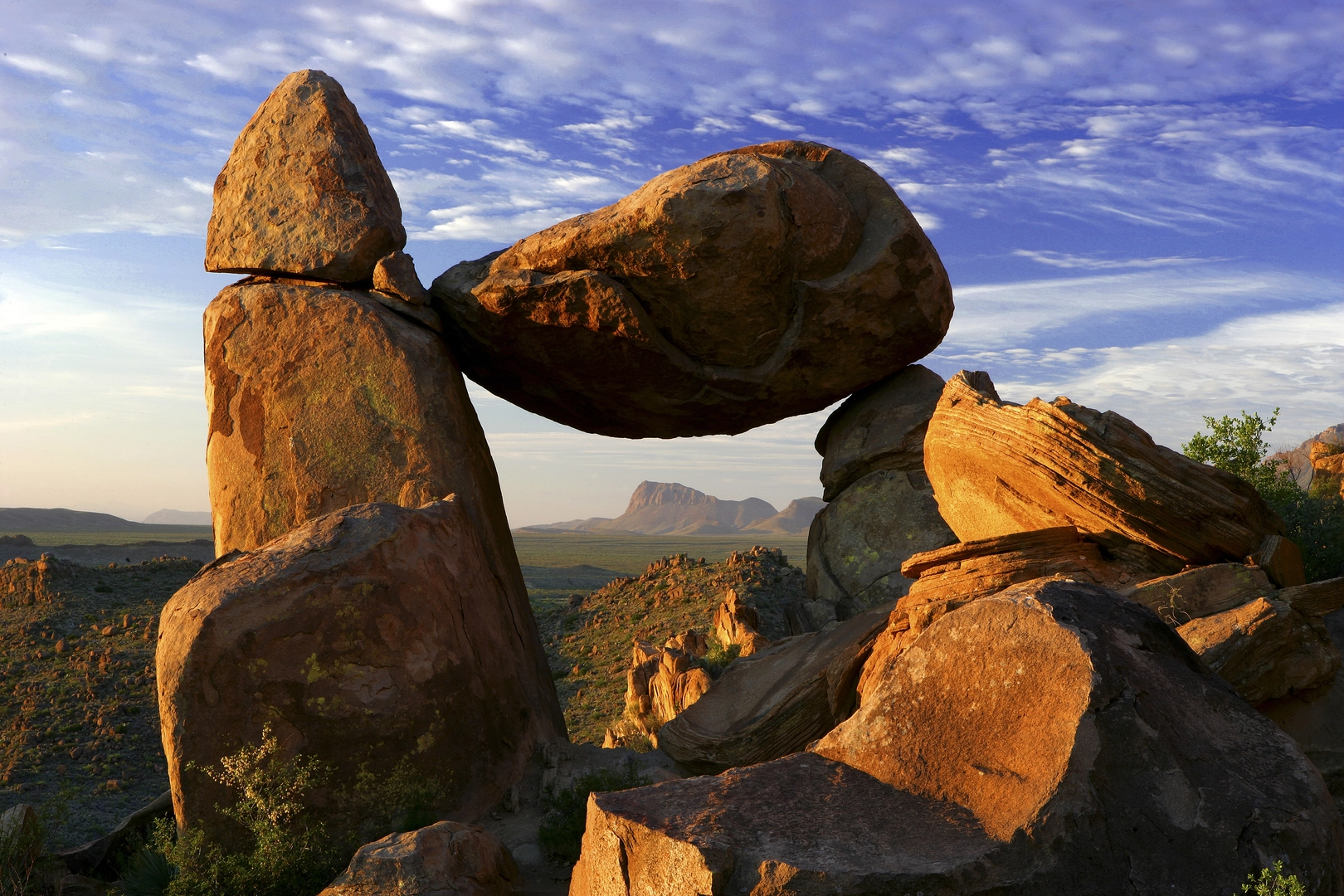 An image depicting the trail Outer Mountain Loop and its surrounding area.