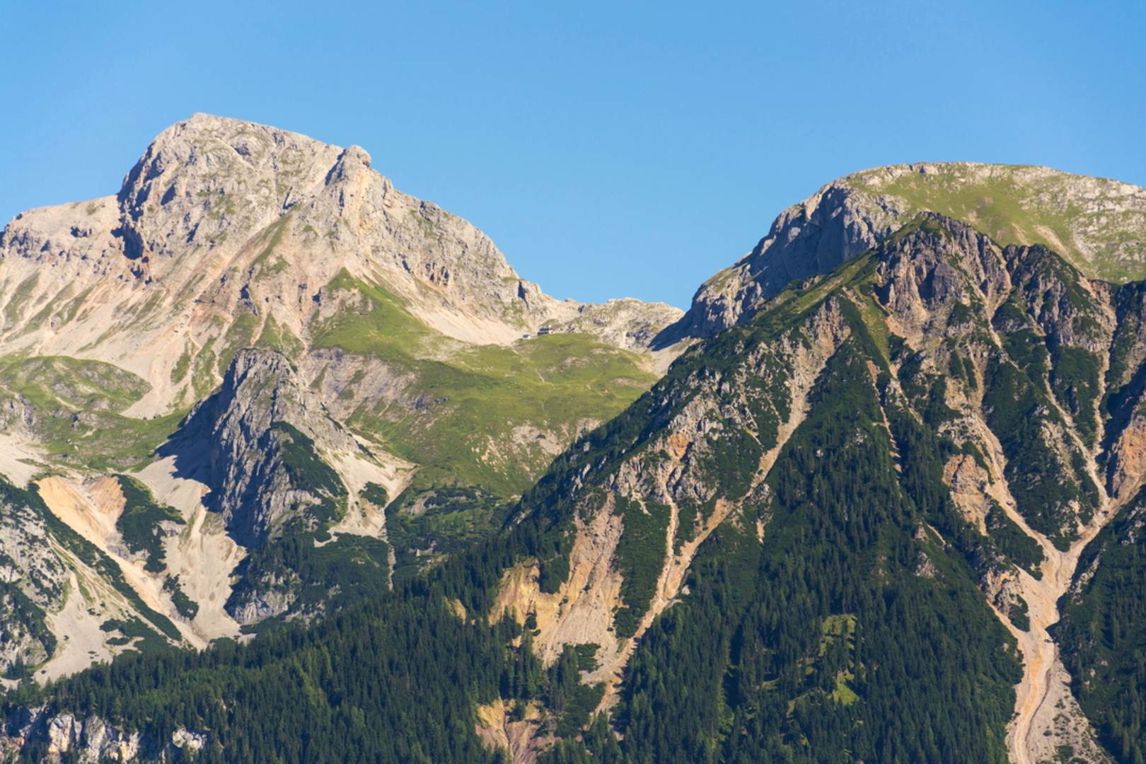 An image depicting the trail Klettersteig Eselstein Westwand and its surrounding area.