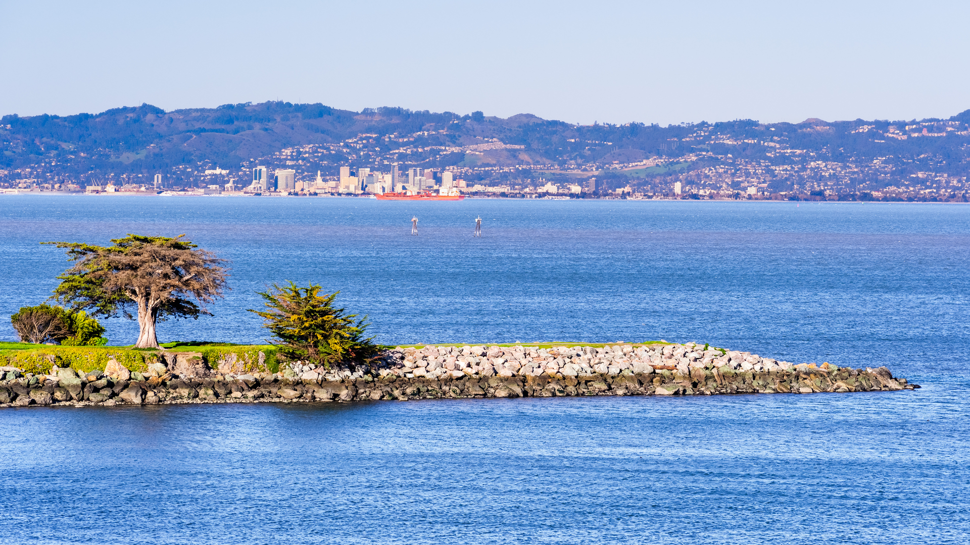 An image depicting the trail Point San Brund Park and Oyster Point Marina Park and its surrounding area.