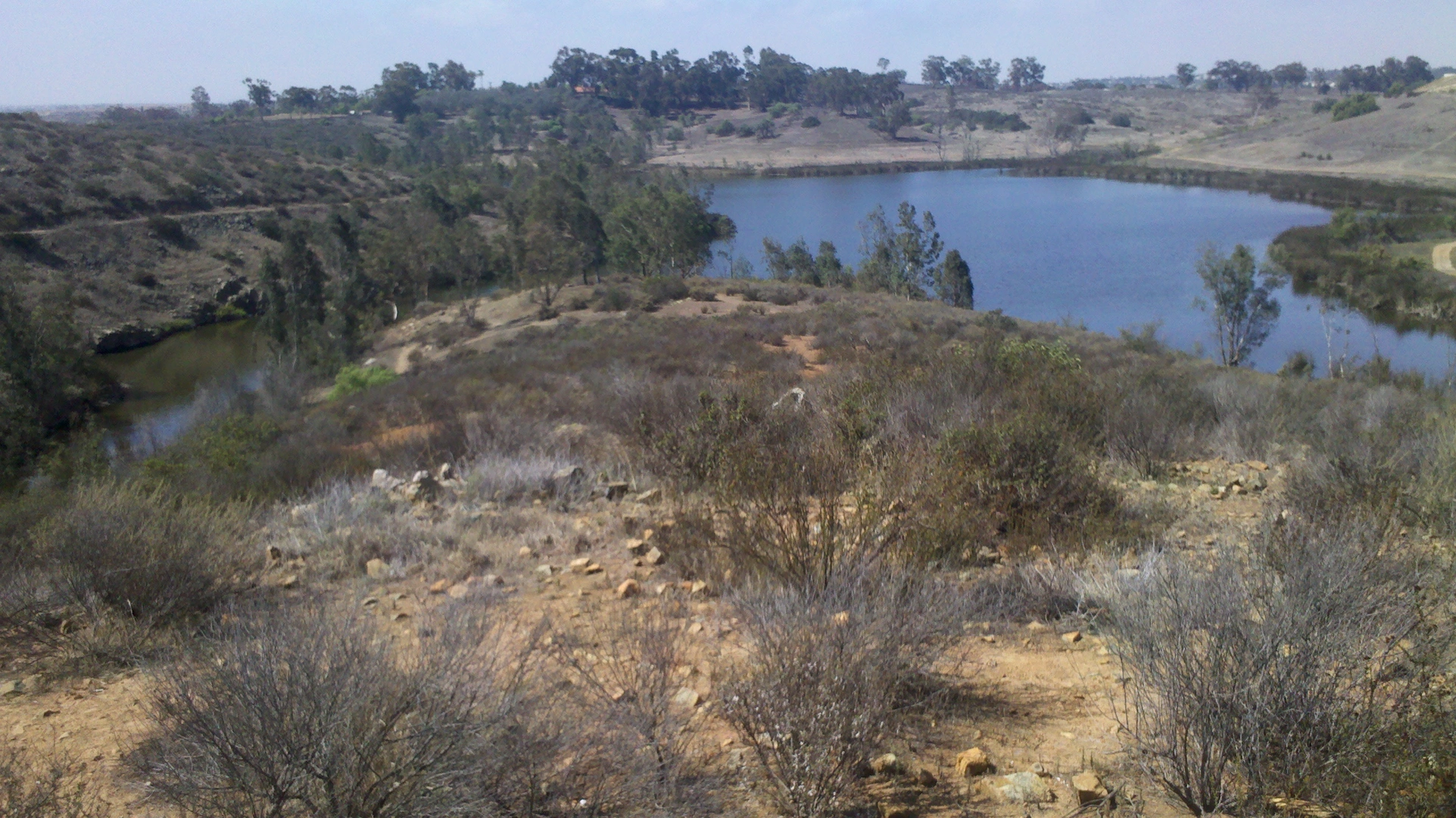 An image depicting the trail Upper Otay Reservoir Loop and its surrounding area.