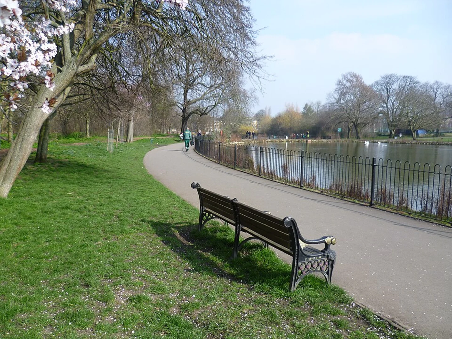 An image depicting the trail Jubilee Greenway and Victoria Walk and its surrounding area.
