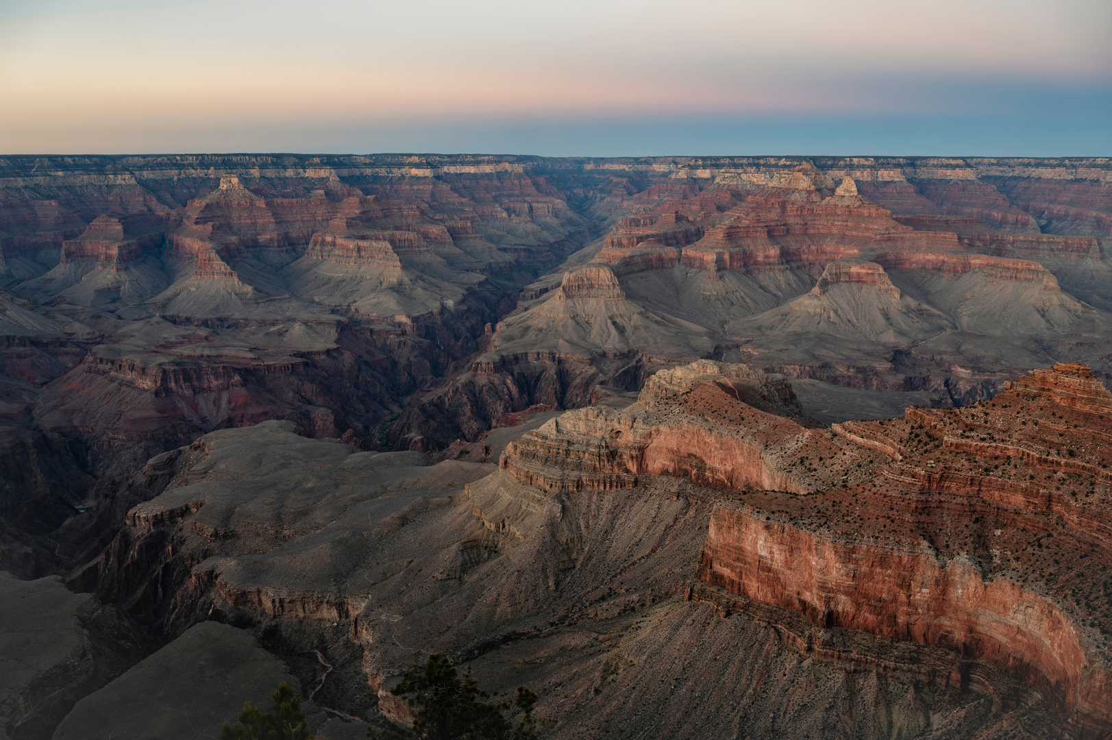 An image depicting the trail Rim Trail and its surrounding area.