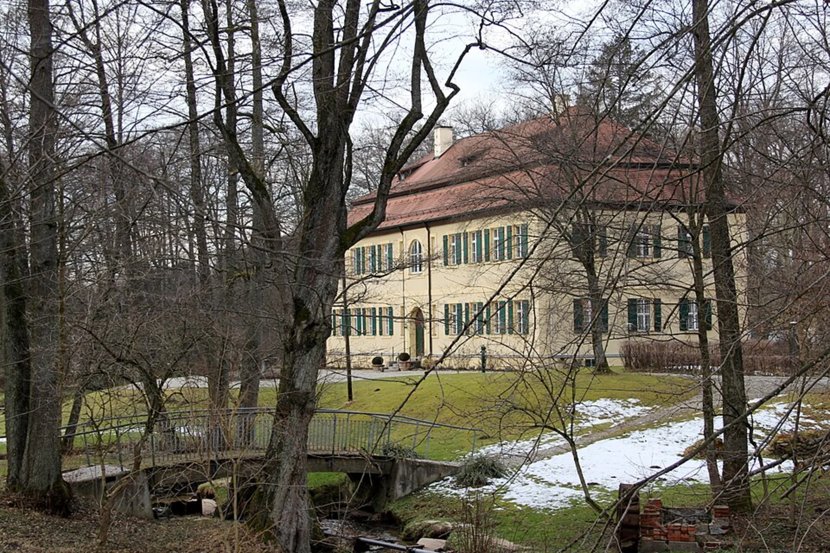 An image depicting the trail Trimm-dich-Pfad Fürstenfeldbruck Loop and its surrounding area.