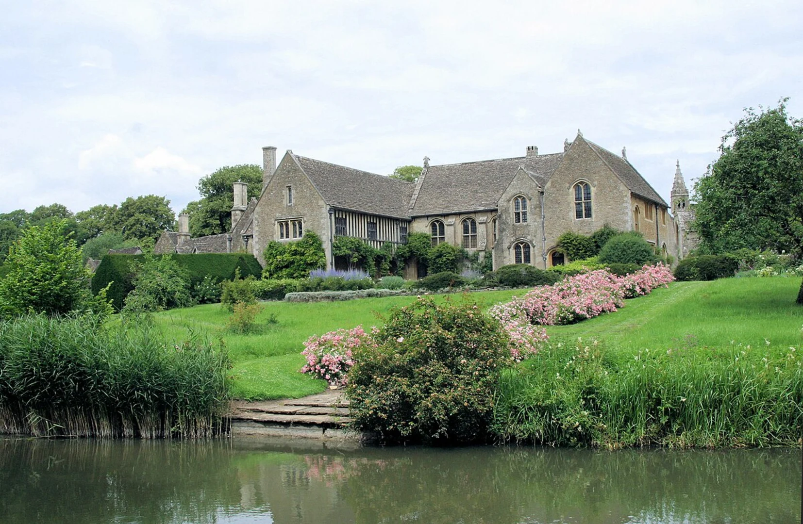 An image depicting the trail Great Chalfield Walk and its surrounding area.