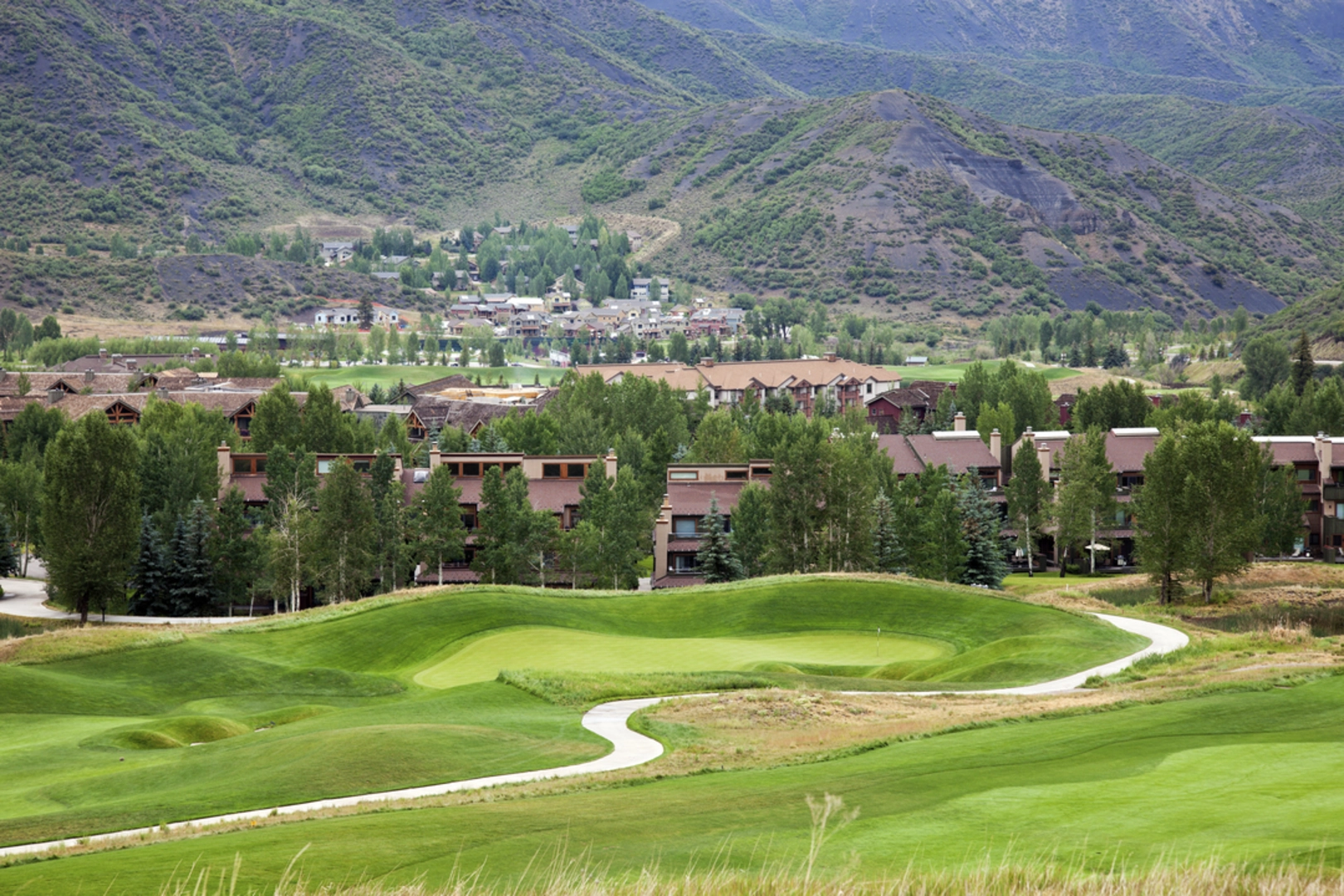An image depicting the trail East Snowmass Ditch Trail and its surrounding area.