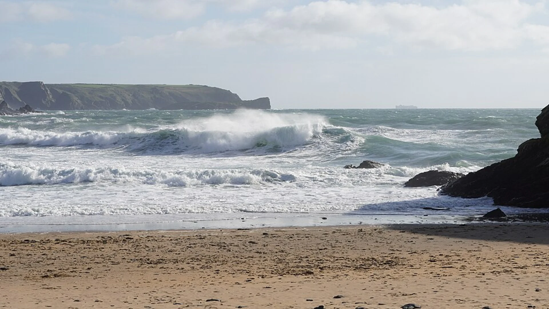An image depicting the trail Gunwalloe Church Cove Beach, Kynance Cove and Housel Bay Beach and its surrounding area.